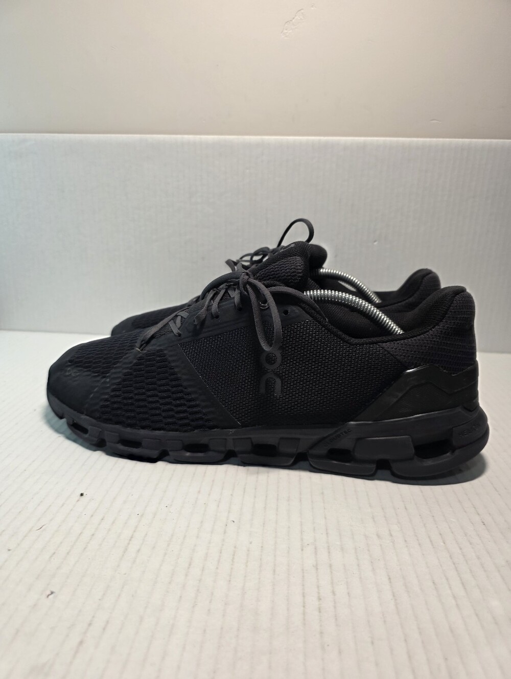 On Mens Swiss Engineering Cloudflyer Running Shoes Sneakers Black Size US 12